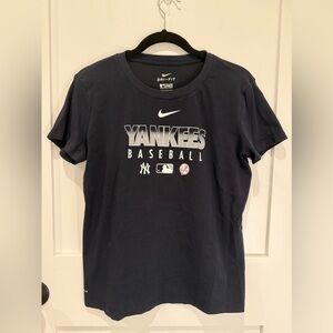Nike Women’s MLB New York Yankees Navy Blue T Shirt Dri Fit Size M